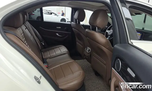 Mercedes-Benz E-Class 2016 2.0 автомат (гидро), миниатюра 12