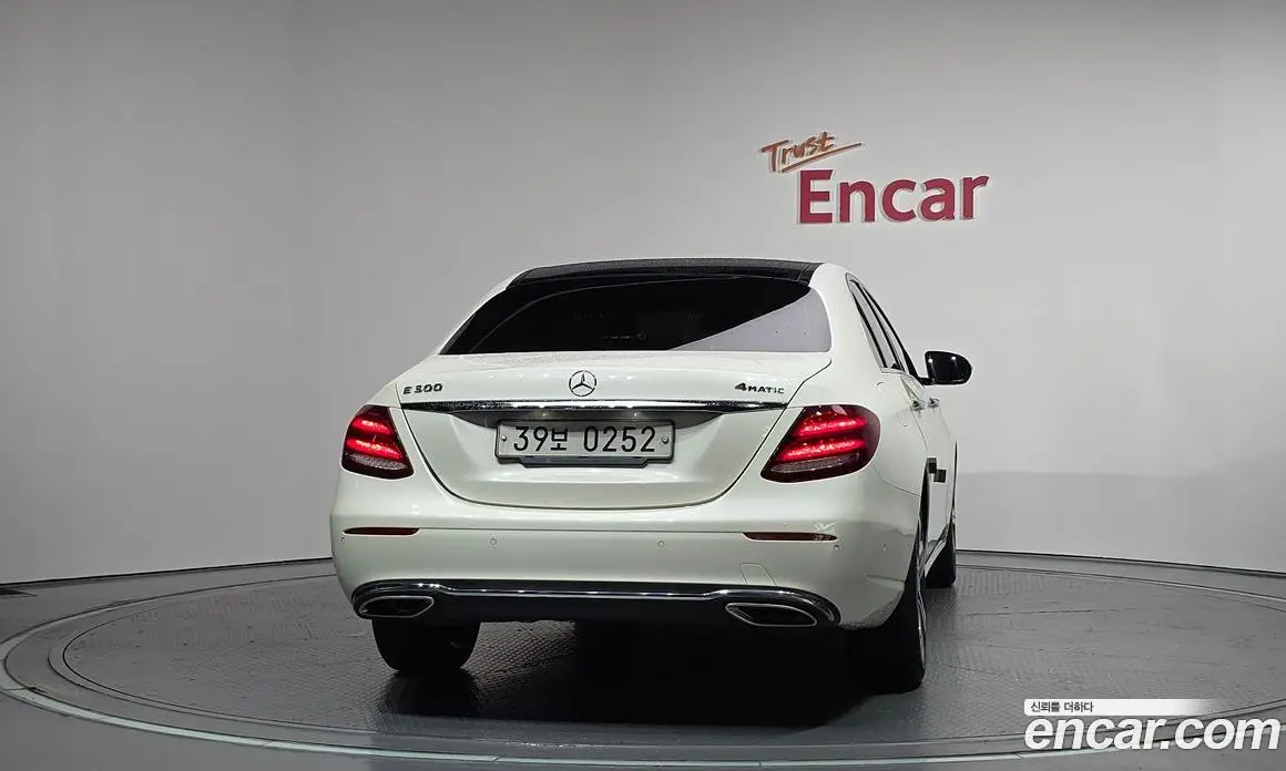 Mercedes-Benz E-Class 2016 2.0 автомат (гидро), фото 4