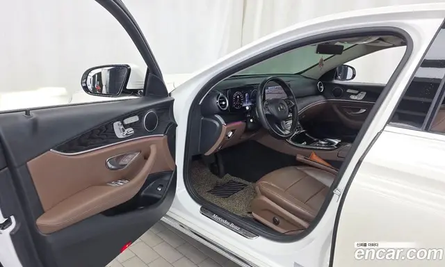 Mercedes-Benz E-Class 2016 2.0 автомат (гидро), миниатюра 10