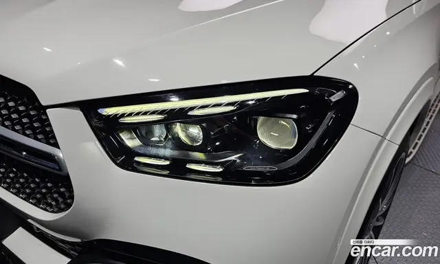 Mercedes-Benz GLE-Class 2024 3.0 автомат (гидро), миниатюра 8