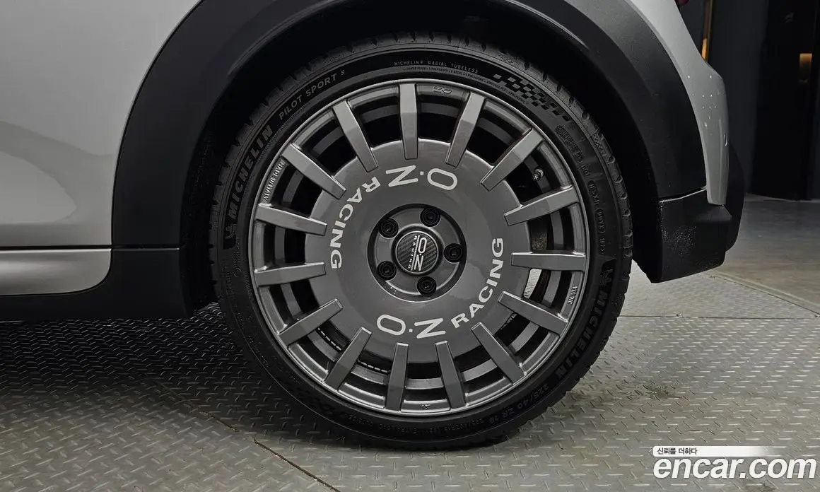 Mini Cooper 2024 2.0 автомат (гидро), фото 6