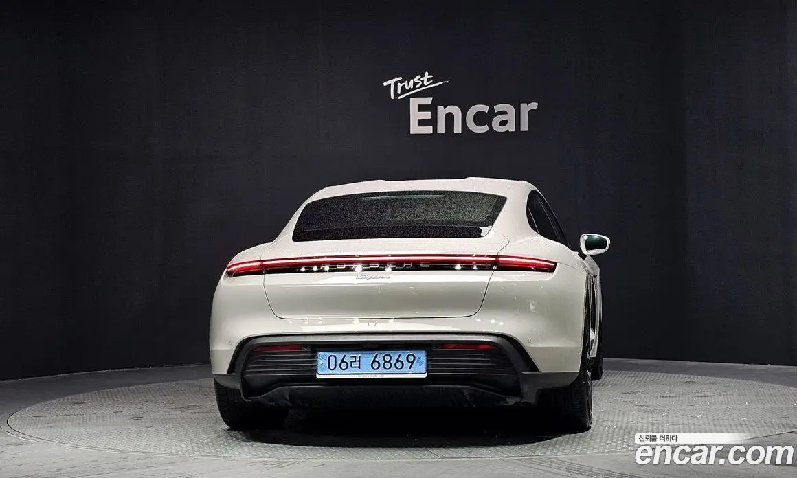 Porsche Taycan 2023 0.1 автомат (гидро), фото 4