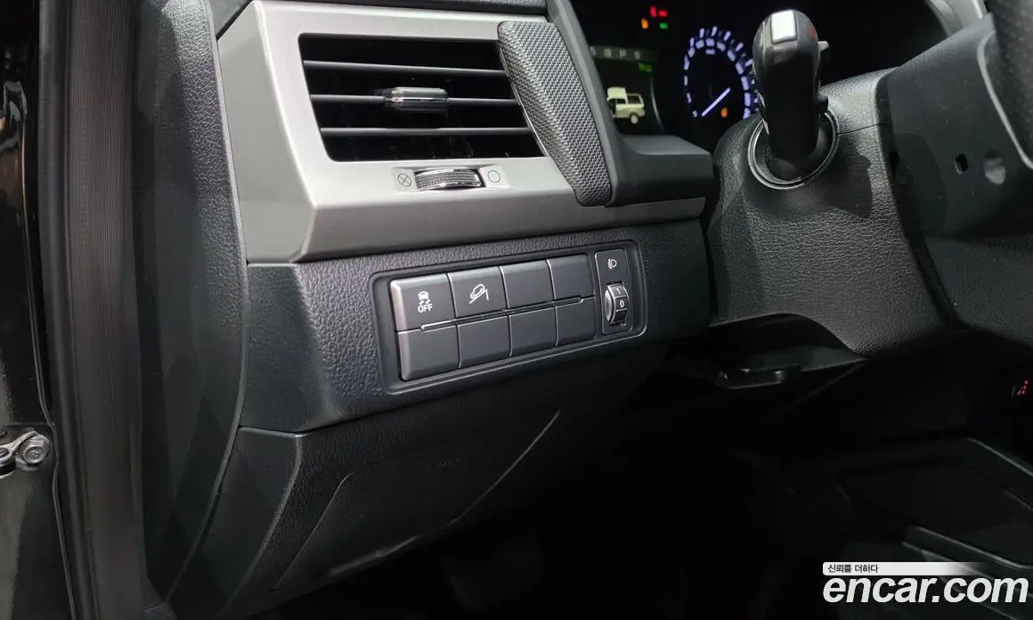 SsangYong Rexton 2018 2.2 автомат (гидро), фото 17 SsangYong Rexton 2018 2.2 автомат (гидро), фото 17