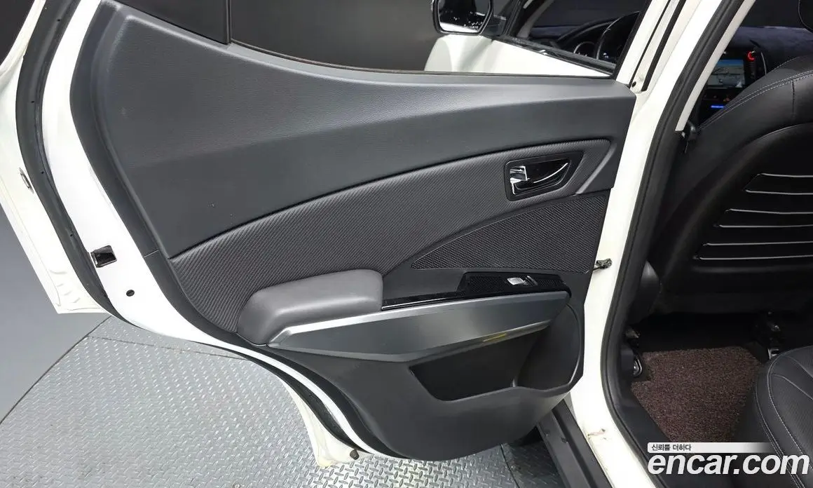 SsangYong TIBOLI 2018 1.6 автомат (гидро), фото 15