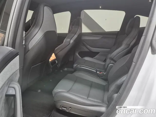 Tesla Model Y 2026 1.0 автомат (гидро), миниатюра 12