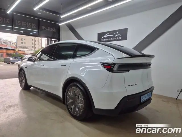 Tesla Model Y 2026 1.0 автомат (гидро), миниатюра 4