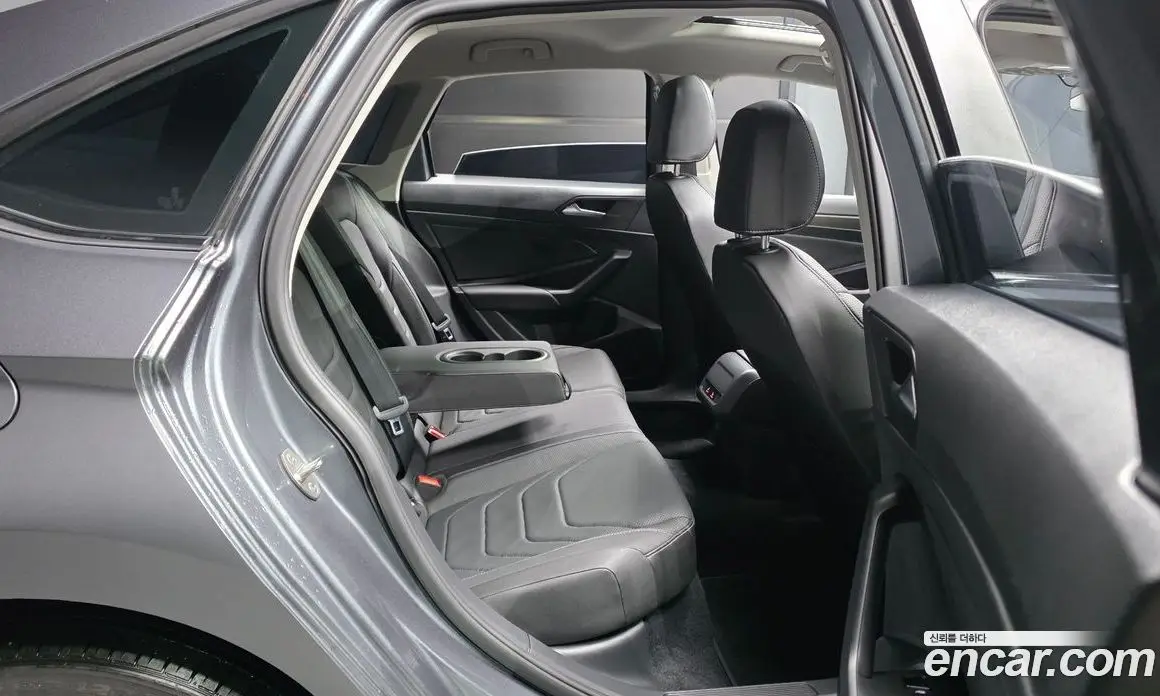 Volkswagen Jetta 2021 1.4 автомат (гидро), фото 17
