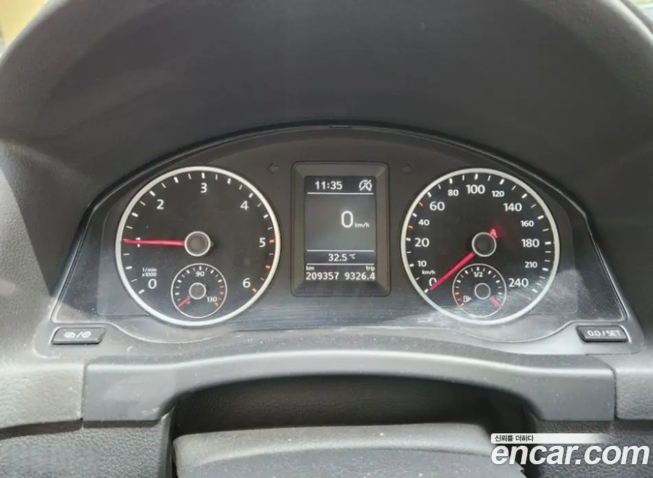 Volkswagen Tiguan 2016 2.0 автомат (гидро), фото 12