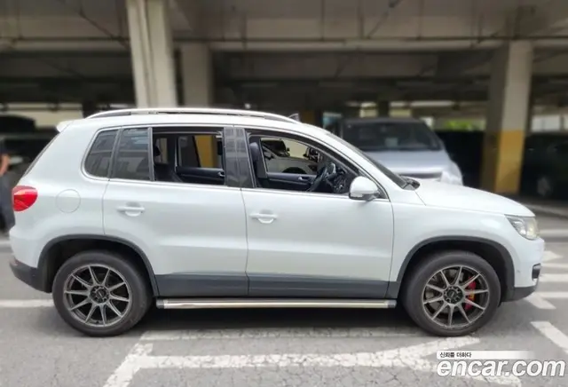 Volkswagen Tiguan 2016 2.0 автомат (гидро), миниатюра 4