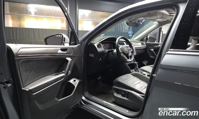 Volkswagen Tiguan 2022 2.0 автомат (гидро), миниатюра 10