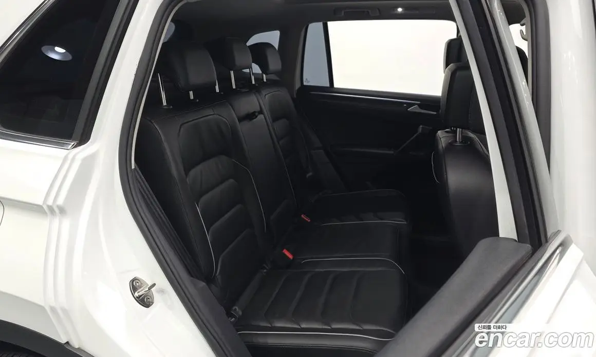 Volkswagen Tiguan 2023 2.0 автомат (гидро), фото 17