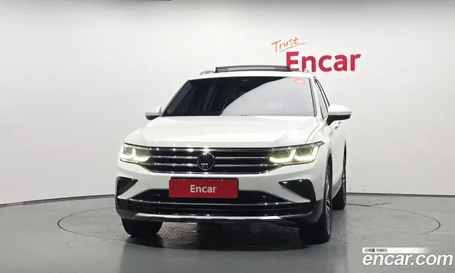Volkswagen Tiguan 2023 2.0 автомат (гидро), миниатюра 3