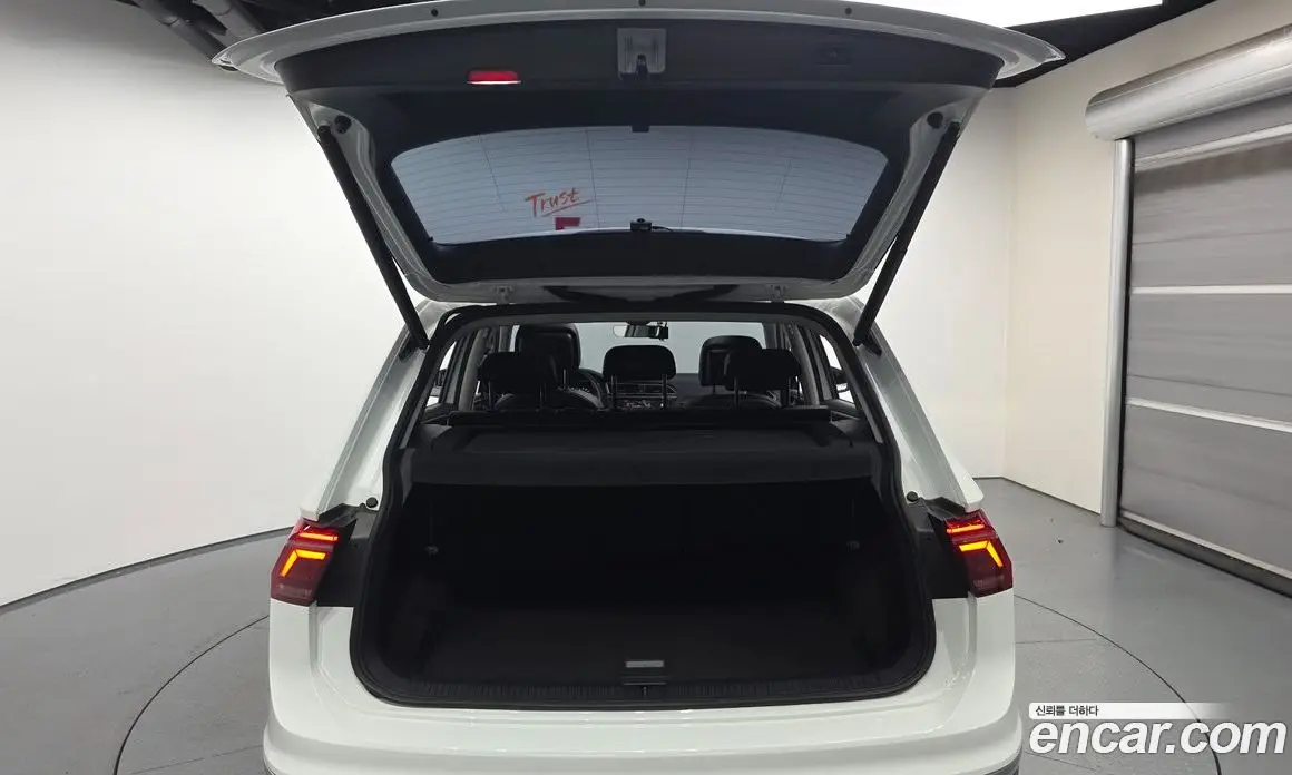 Volkswagen Tiguan 2023 2.0 автомат (гидро), фото 26