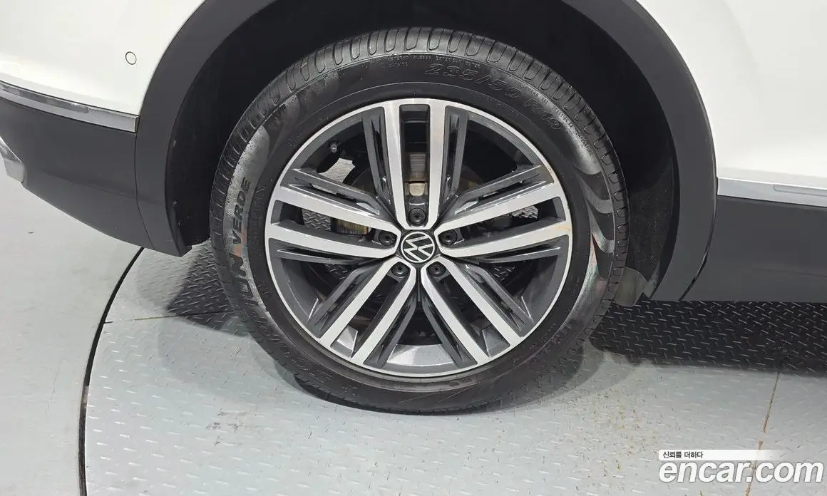 Volkswagen Tiguan 2023 2.0 автомат (гидро), фото 5