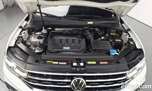 Volkswagen Tiguan 2023 2.0 автомат (гидро), миниатюра 6