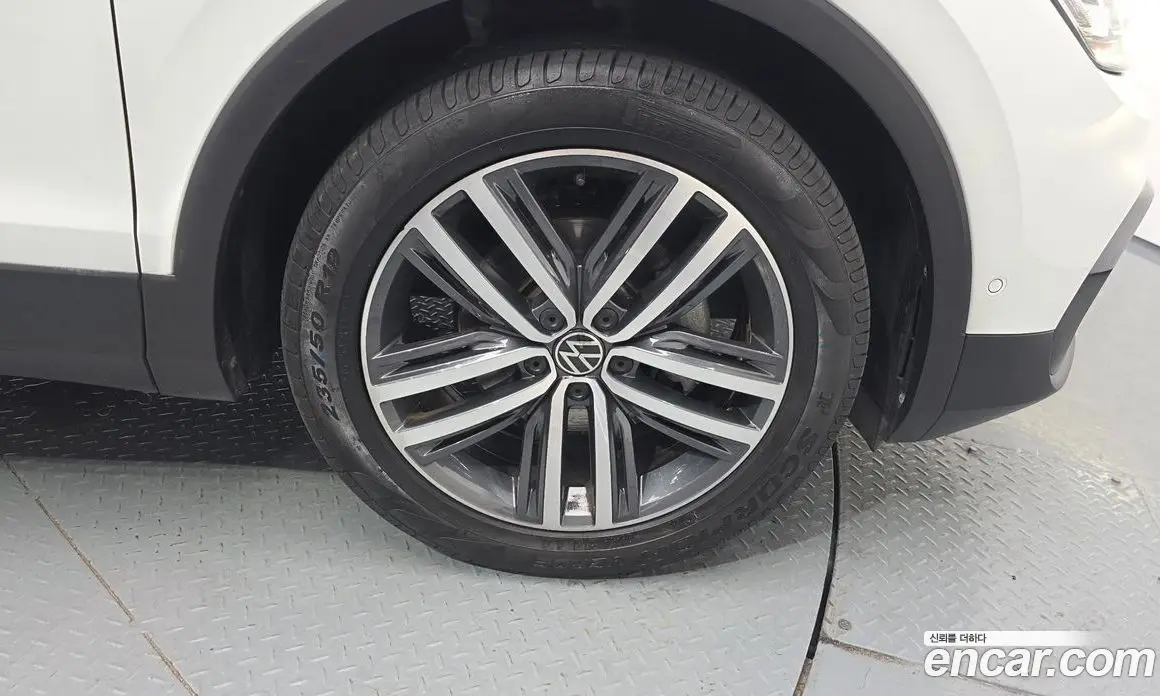Volkswagen Tiguan 2023 2.0 автомат (гидро), фото 7