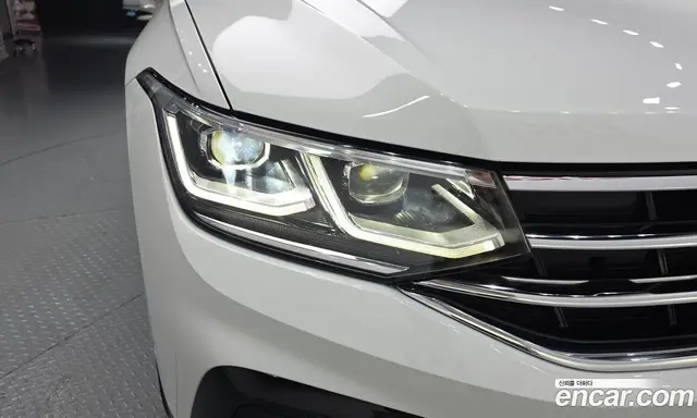 Volkswagen Tiguan 2023 2.0 автомат (гидро), миниатюра 8