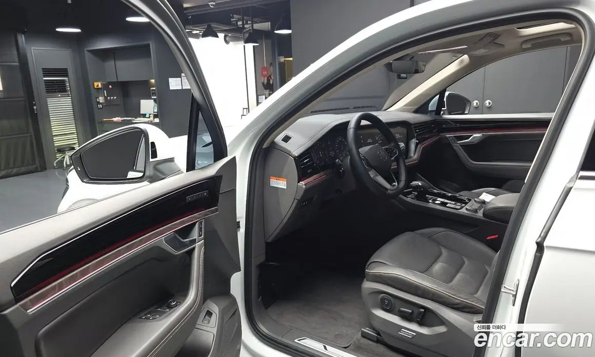 Volkswagen Touareg 2023 3.0 автомат (гидро), фото 13
