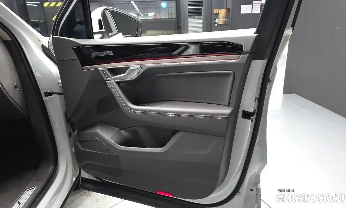 Volkswagen Touareg 2023 3.0 автомат (гидро), фото 14