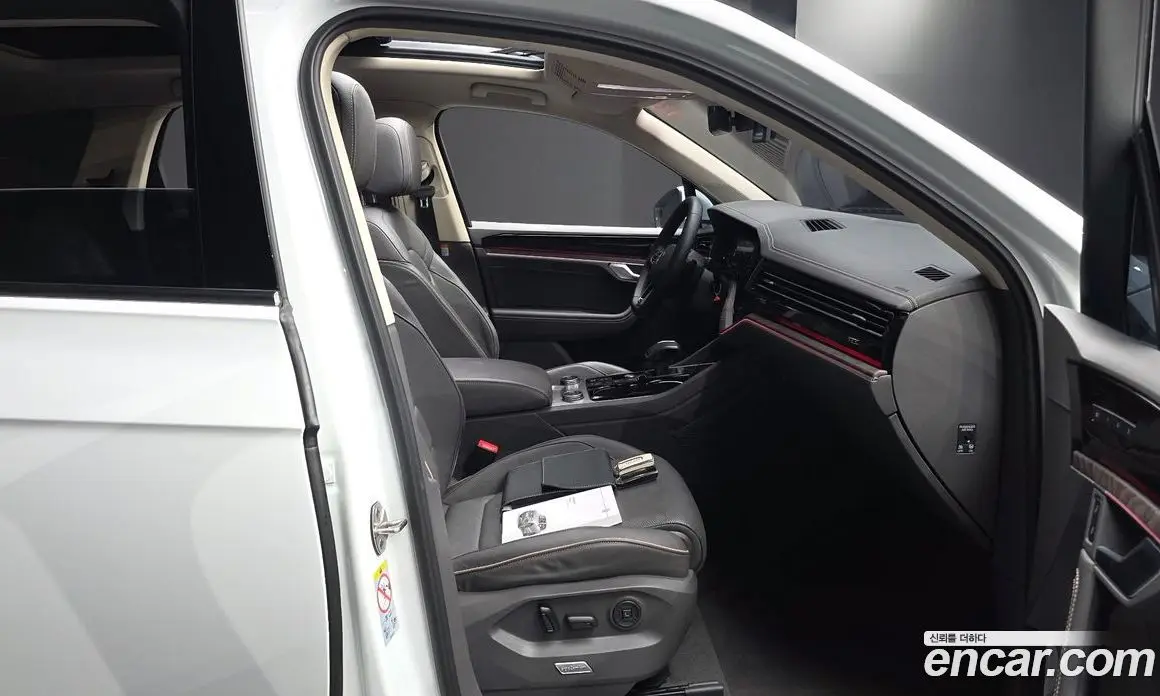 Volkswagen Touareg 2023 3.0 автомат (гидро), фото 16