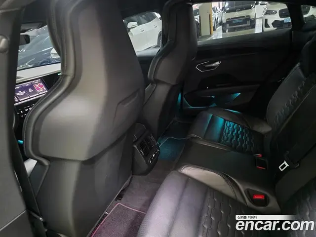 Audi e-tron GT 2022 0.1 автомат (гидро), миниатюра 11