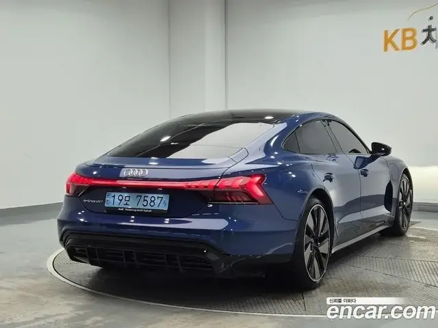 Audi e-tron GT 2022 0.1 автомат (гидро), миниатюра 3