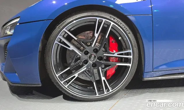Audi R8 2021 5.2 автомат (гидро), миниатюра 5