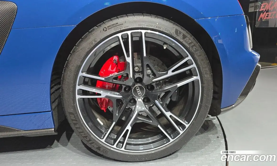 Audi R8 2021 5.2 автомат (гидро), фото 7