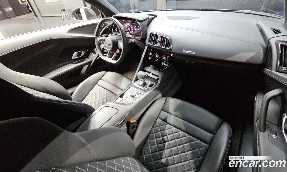 Audi R8 2021 5.2 автомат (гидро), фото 10