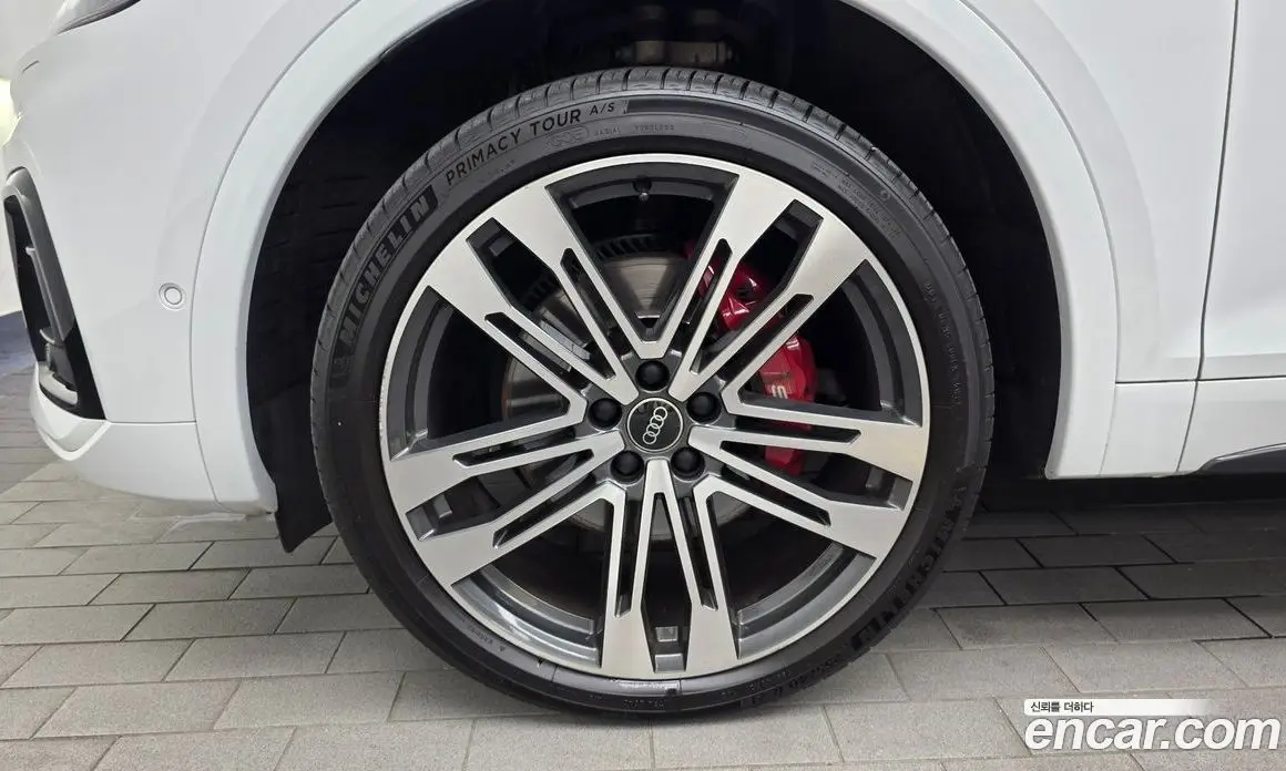 Audi SQ5 2021 3.0 автомат (гидро), фото 5