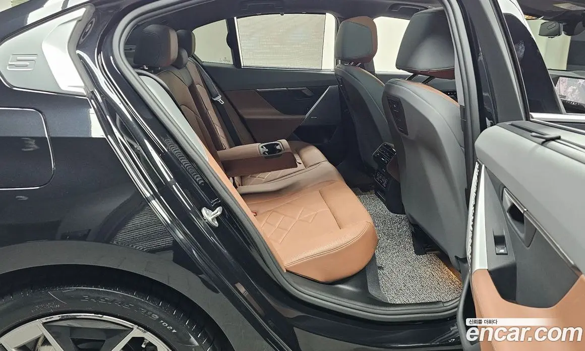 BMW 5 серия 2023 2.0 автомат (гидро), фото 16