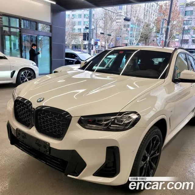 BMW X4 2025 2.0 автомат (гидро), миниатюра 2