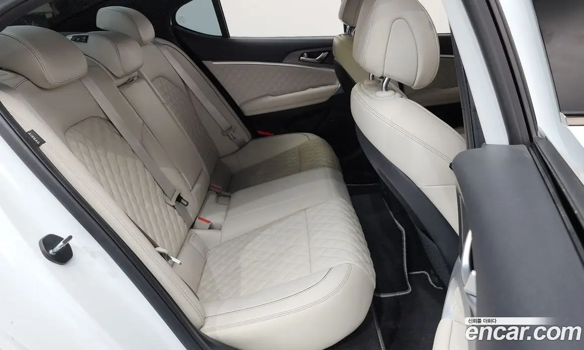 Genesis G70 2023 2.5 автомат (гидро), фото 17