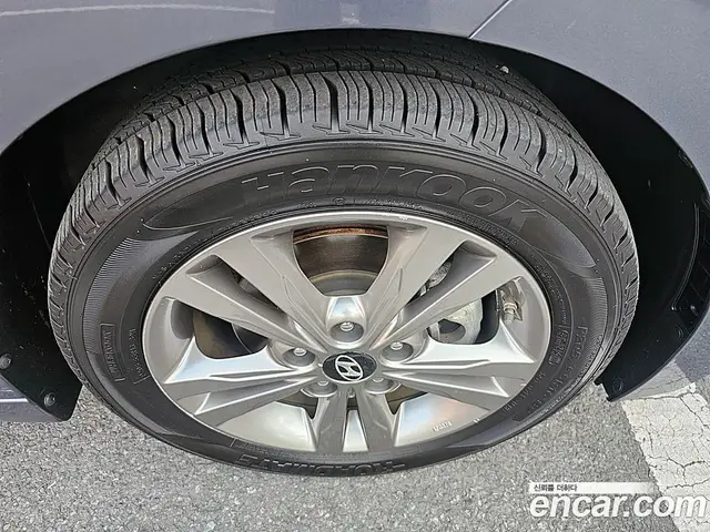 Hyundai Avante 2017 1.6 автомат (гидро), миниатюра 5