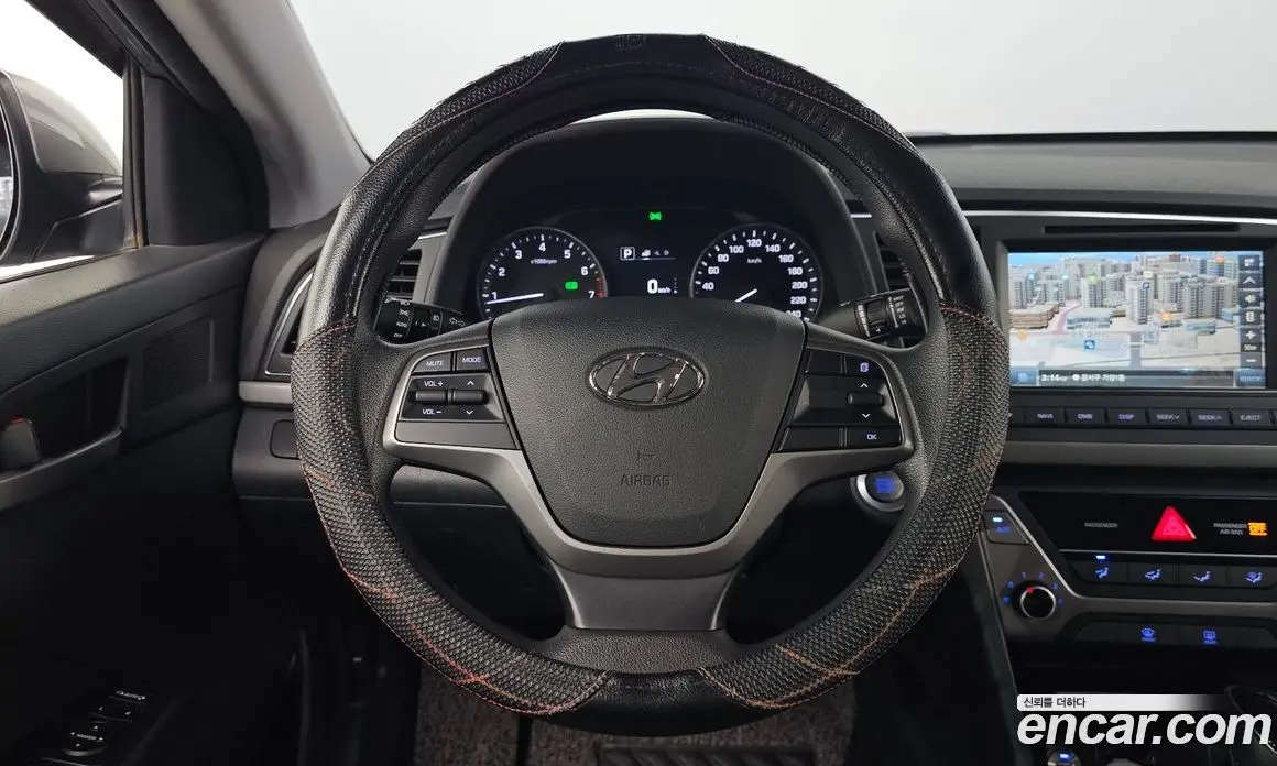 Hyundai Avante 2017 1.6 автомат (гидро), фото 13