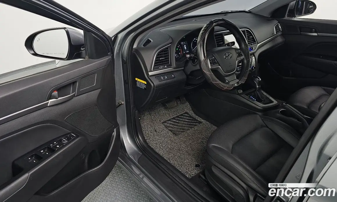 Hyundai Avante 2017 1.6 автомат (гидро), фото 10