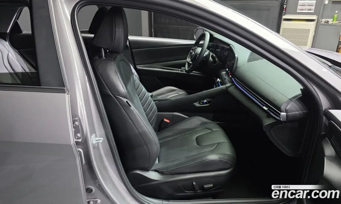 Hyundai Avante 2023 1.6 автомат (гидро), фото 17