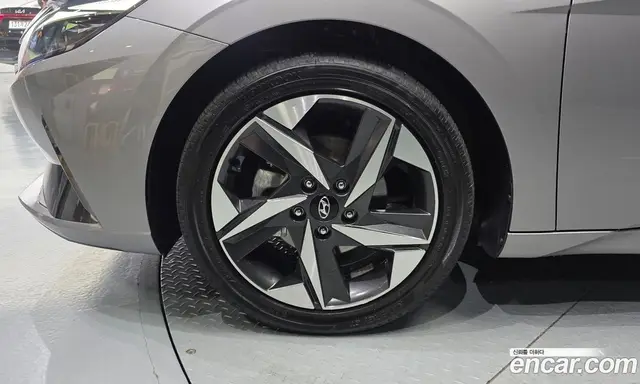 Hyundai Avante 2023 1.6 автомат (гидро), миниатюра 5