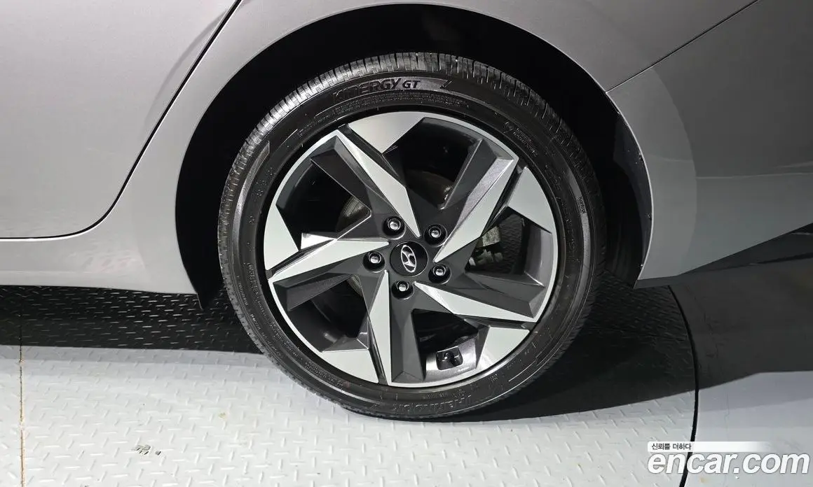Hyundai Avante 2023 1.6 автомат (гидро), фото 7