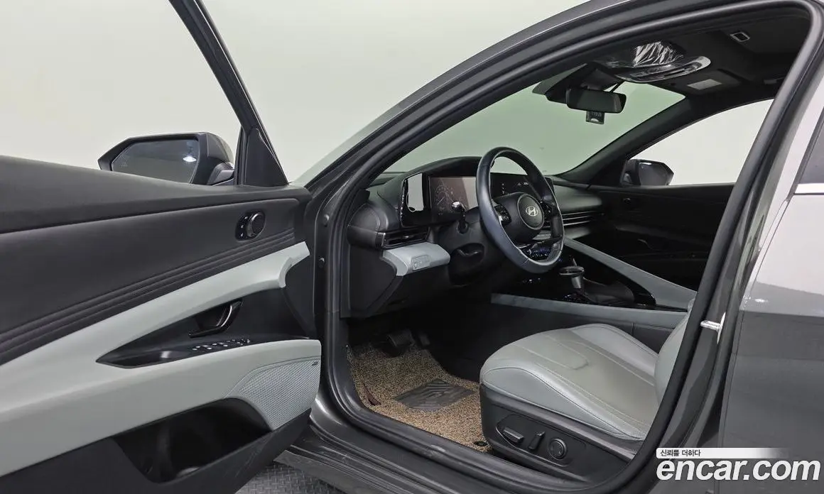 Hyundai Avante 2023 1.6 автомат (гидро), фото 13