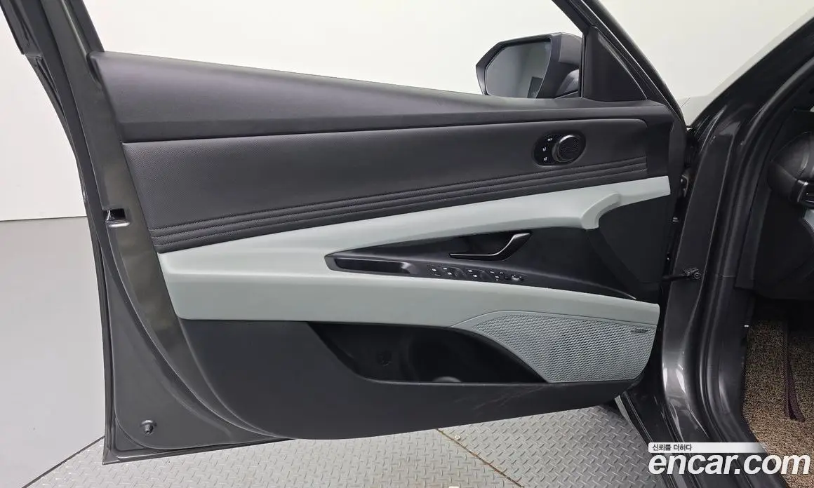 Hyundai Avante 2023 1.6 автомат (гидро), фото 14