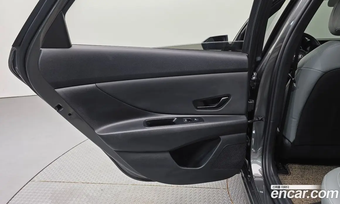 Hyundai Avante 2023 1.6 автомат (гидро), фото 15