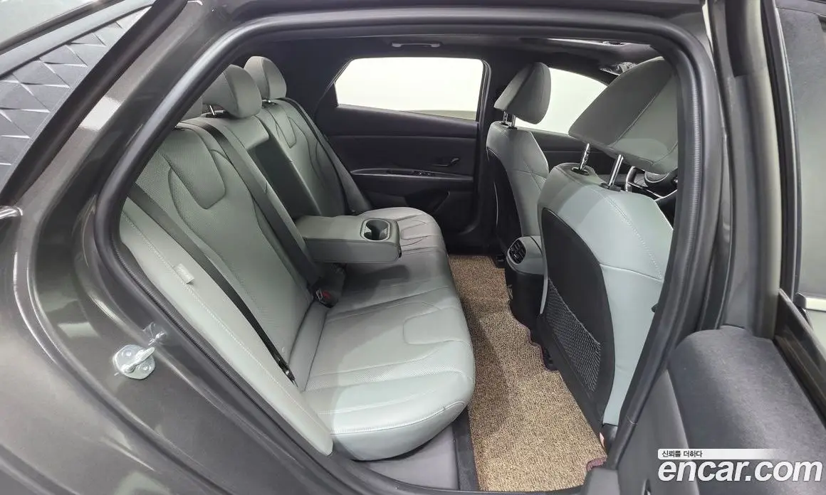 Hyundai Avante 2023 1.6 автомат (гидро), фото 24