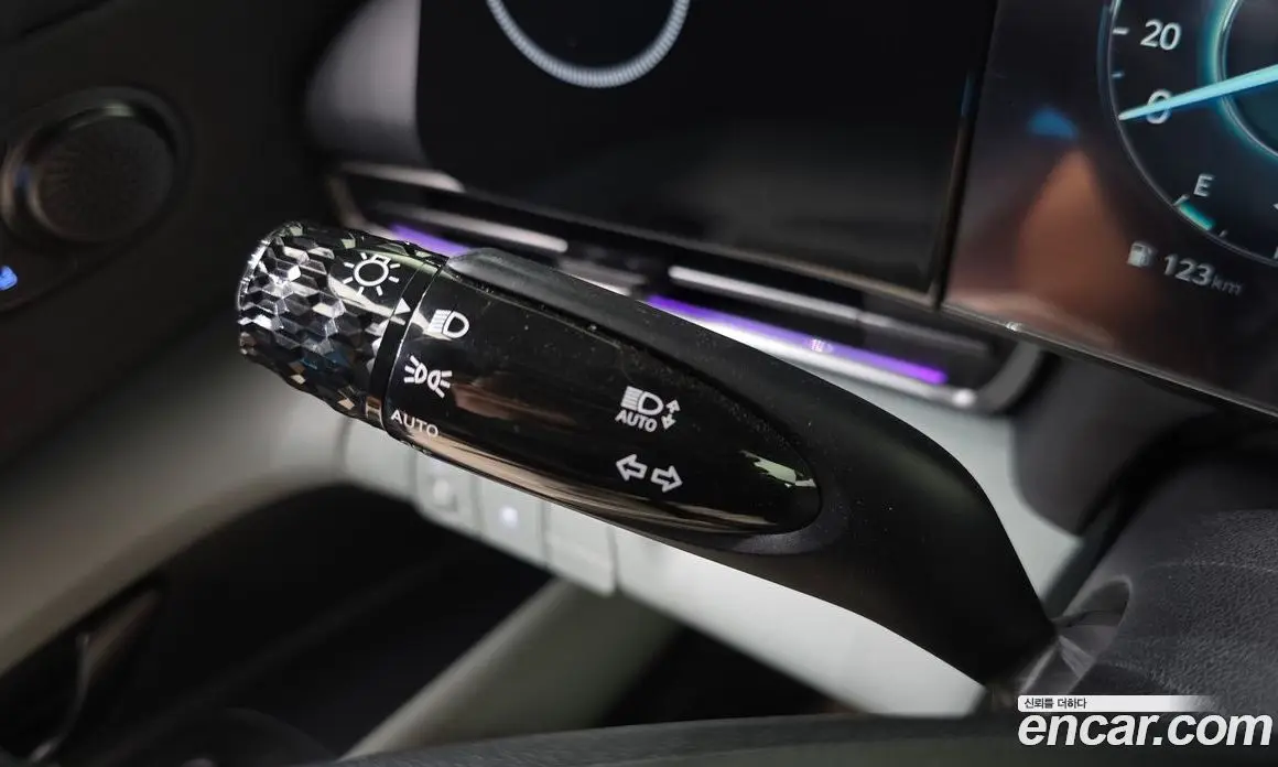 Hyundai Avante 2023 1.6 автомат (гидро), фото 32