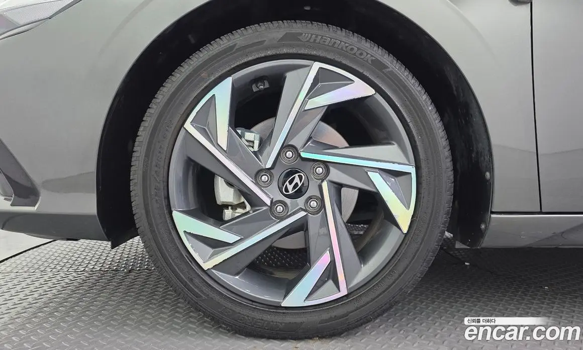 Hyundai Avante 2023 1.6 автомат (гидро), фото 5