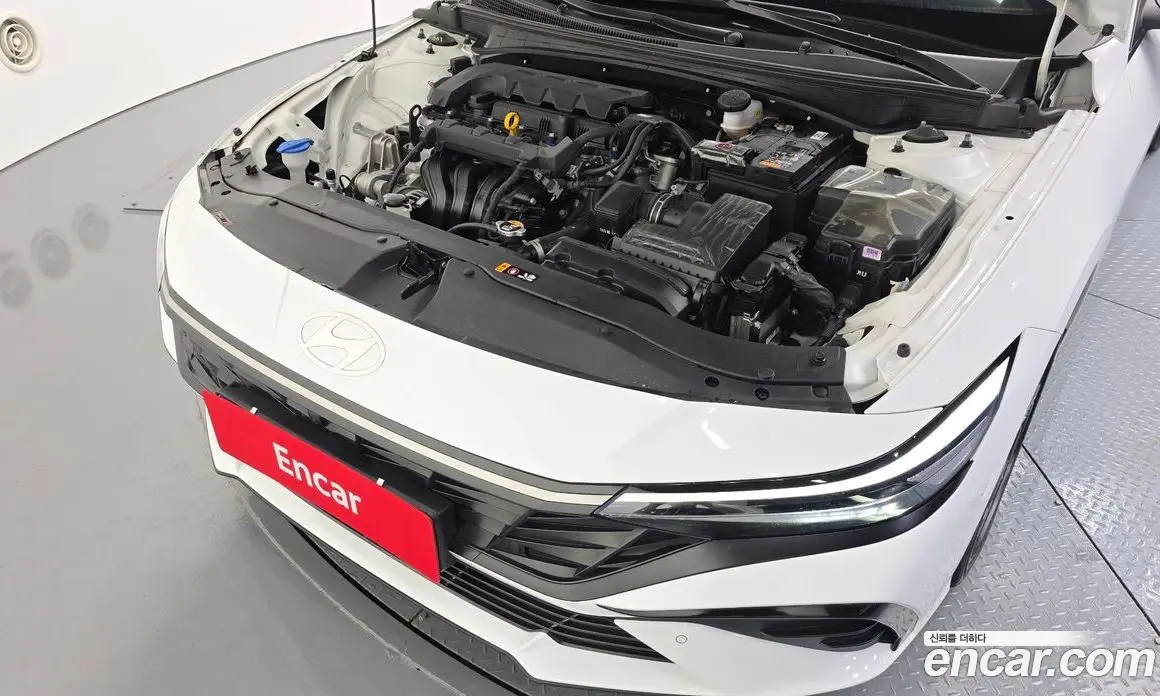 Hyundai Avante 2023 1.6 автомат (гидро), фото 6