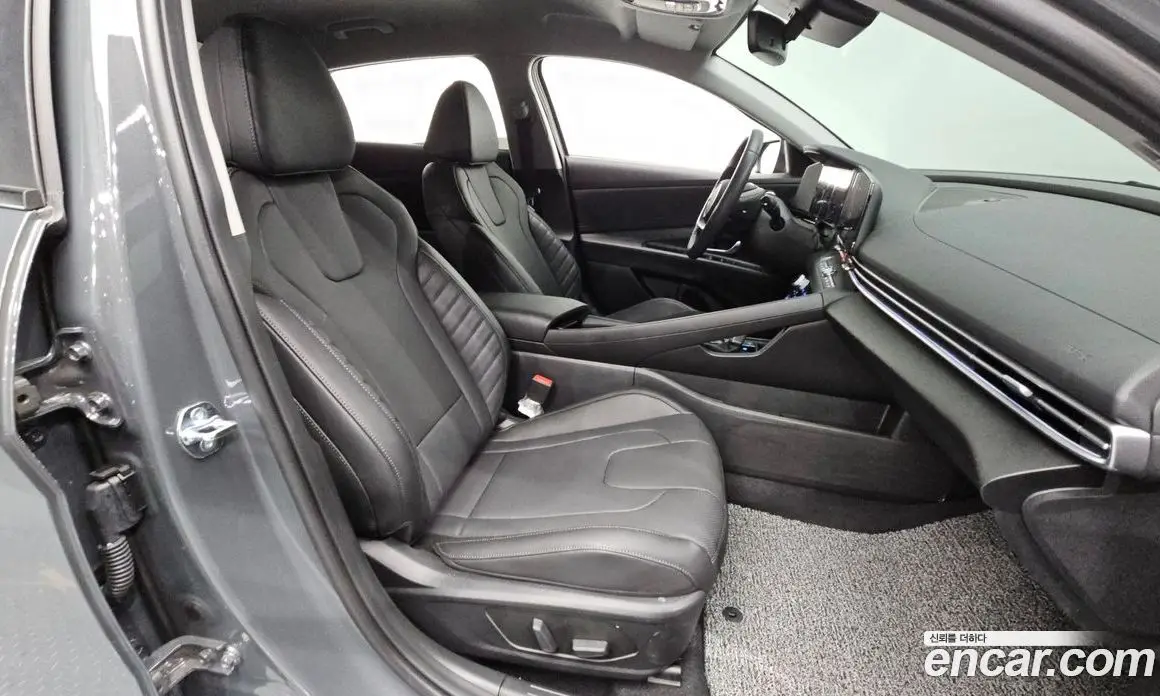 Hyundai Avante 2025 1.6 автомат (гидро), фото 16