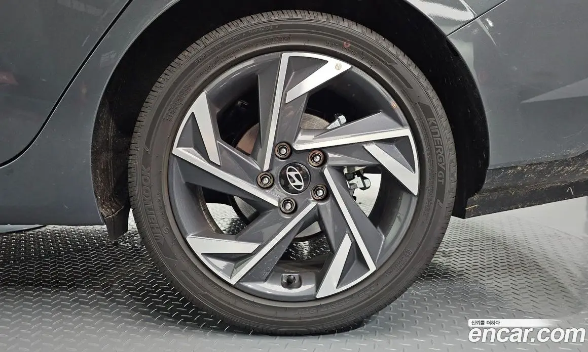 Hyundai Avante 2025 1.6 автомат (гидро), фото 6