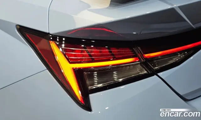 Hyundai Avante 2025 2.0 автомат (гидро), миниатюра 8