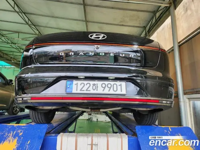Hyundai Grandeur 2023 2.5 автомат (гидро), миниатюра 2